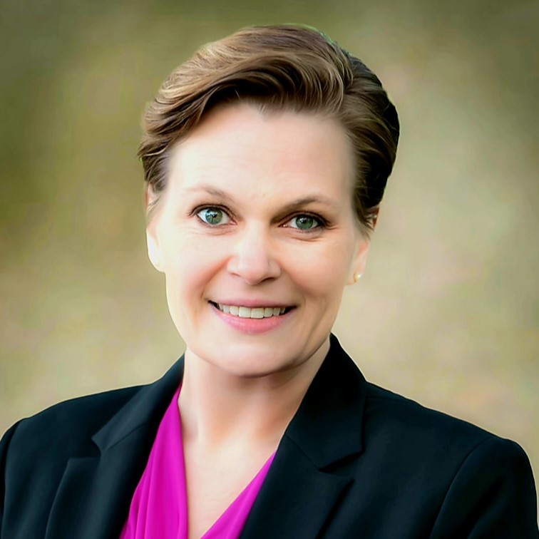 Headshot of Aimee Adams.