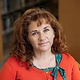 Headshot of Miriam Sisson.