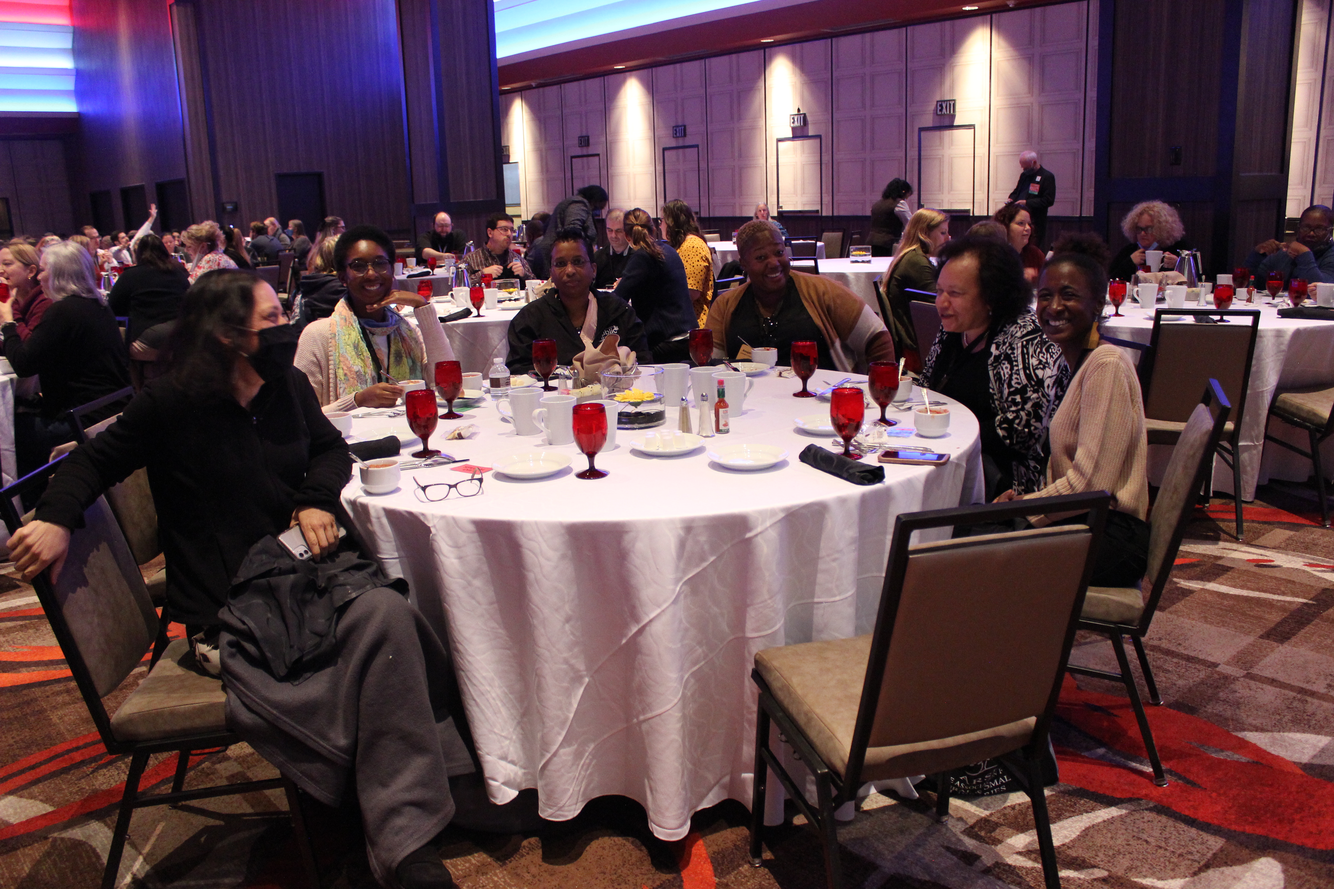 Table of ARSL conference attendees at a dinner banquet.